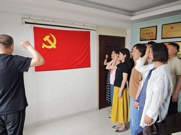 严守八项规定 喜迎“七一”华诞——华体会在线平台-华体会在线官网
咨询党支部组织开展迎“七一”主题党日活动